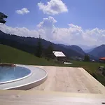 Le Chasse Montagne מלון לה ג'ט